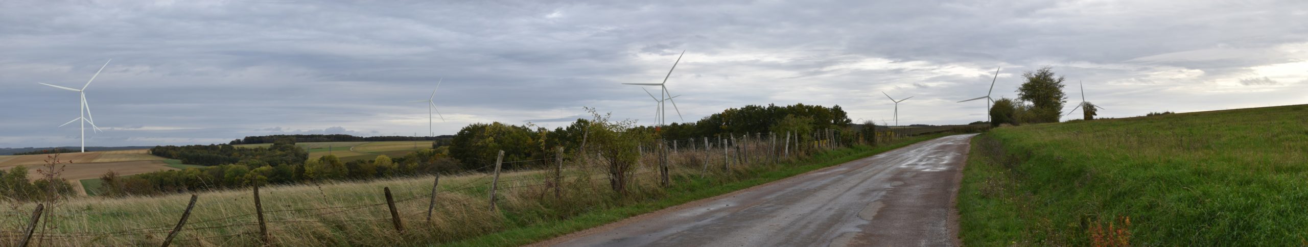 Bernouil - Sortie Sud (photomontage à 1,1 km de l'éolienne la plus proche)